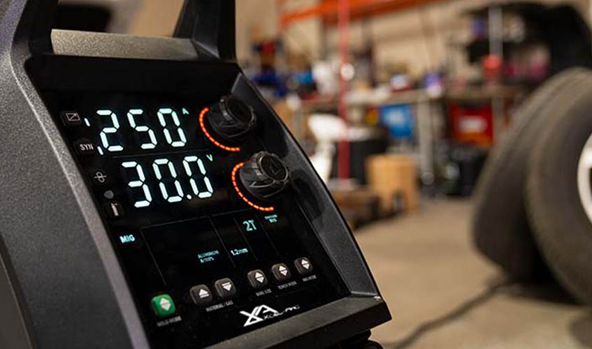 MIG250W HD Backlit Interface 1